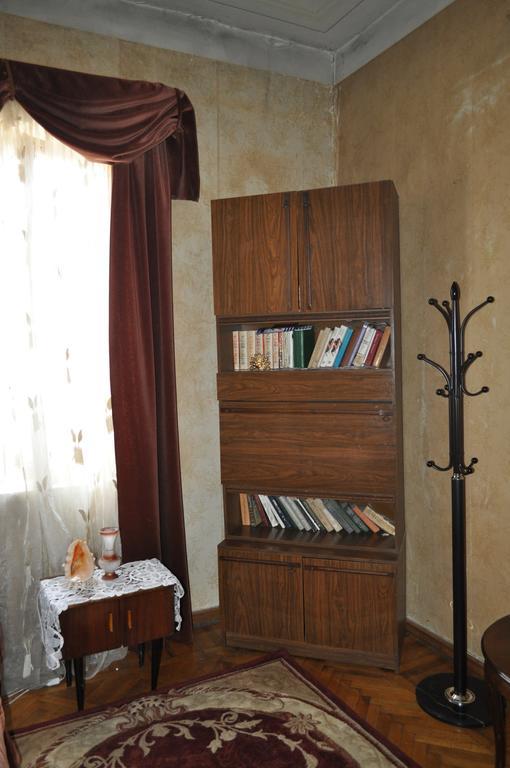 Guest House Cico Telavi Buitenkant foto