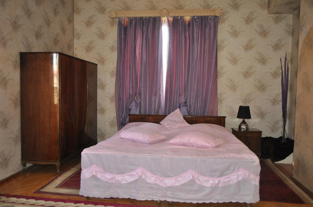 Guest House Cico Telavi Buitenkant foto