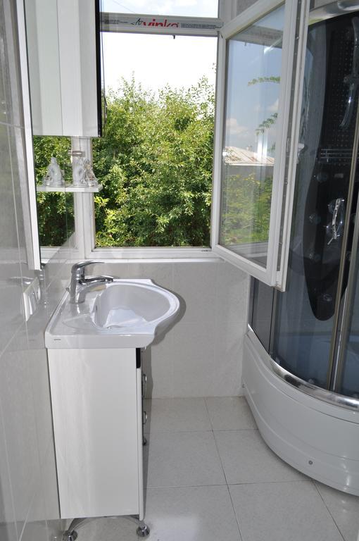 Guest House Cico Telavi Buitenkant foto