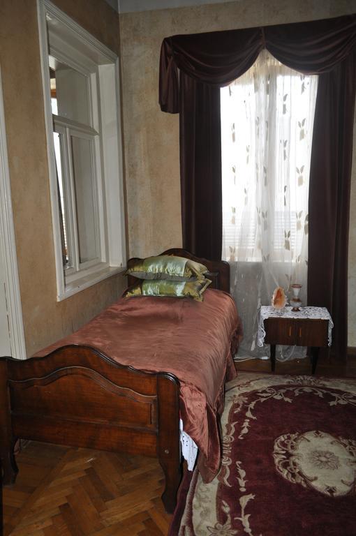 Guest House Cico Telavi Buitenkant foto
