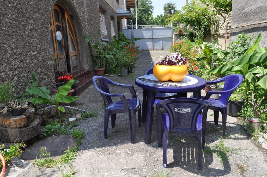 Guest House Cico Telavi Buitenkant foto